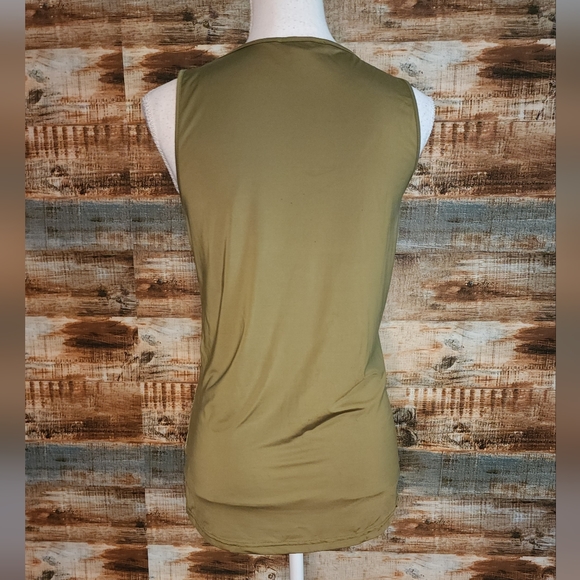 ๐ 3 for $15 Deal! ๐ Luciano Dante green sequin tank top S - Picture 3 of 6